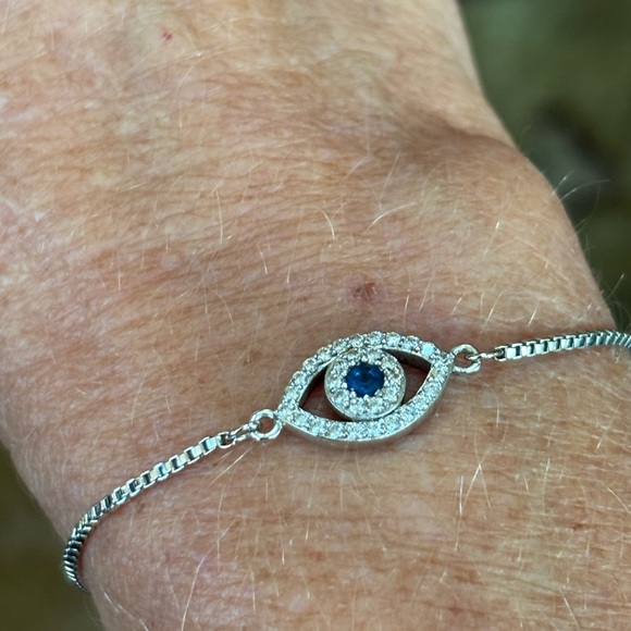Elegant Silver Evil Eye Bracelet adjustable length - Picture 2 of 8